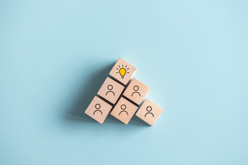 汽车显示abs和刹车灯一直亮是什么原因